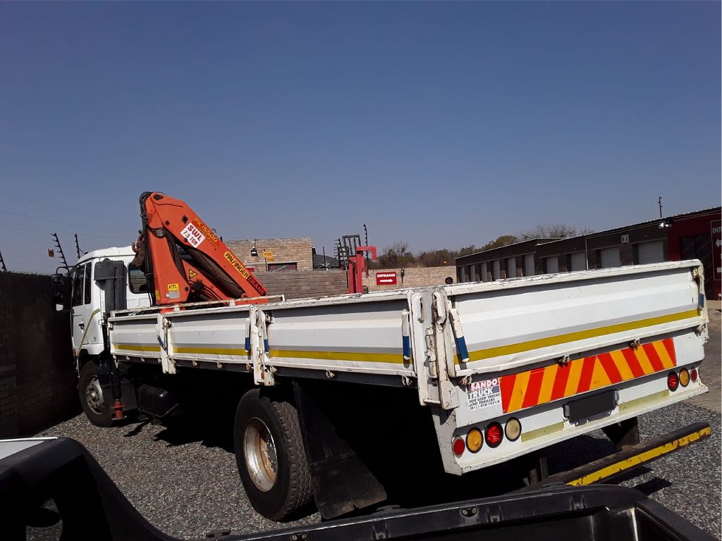 Passive Prop 8T Truck with Crane